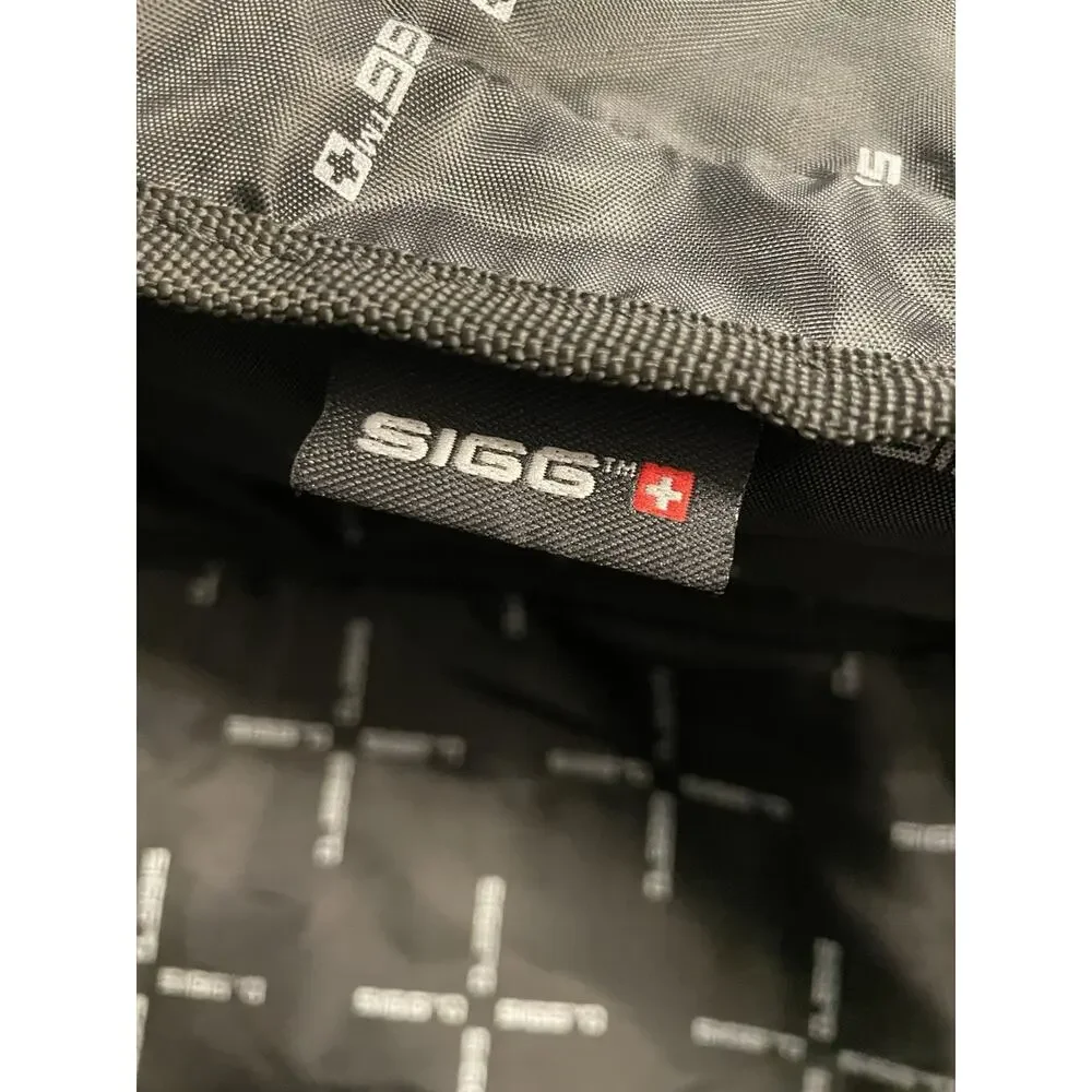SIGG Swiss Luggage Duffle Travel Bag Heavy Construction Clean Good Zippers Black